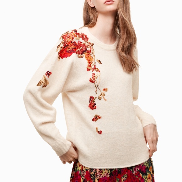 Aritzia Sweaters - Aritzia Little Moon Caleana Sweater